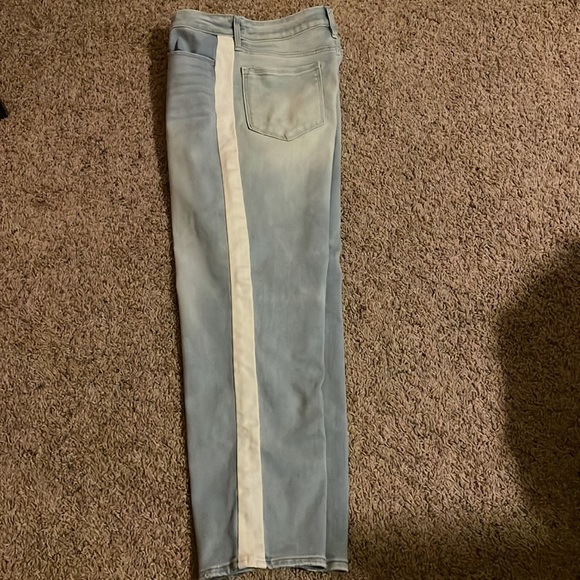 Athleta denim jeans size 8. - Picture 6 of 12